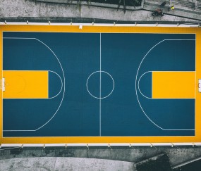 开云APP-字母哥关键进球定乾坤，尼克斯碾压灰熊，现代篮球的两种胜利哲学