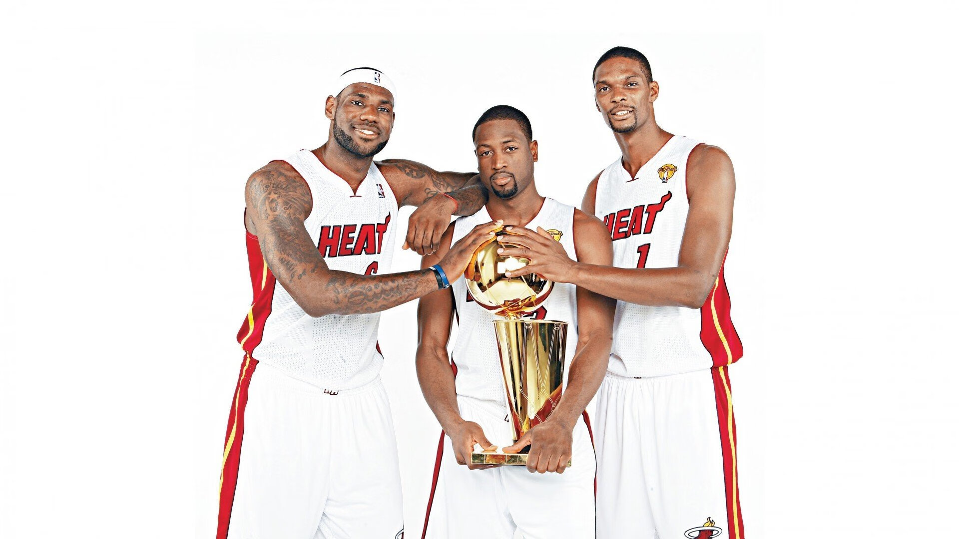 当密尔沃基的篮球圣殿响起欧冠主题曲,利拉德的双重征服