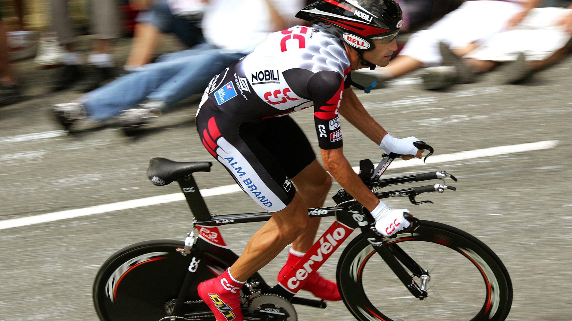 黄蜂完胜鹈鹕,克莱成为关键先生