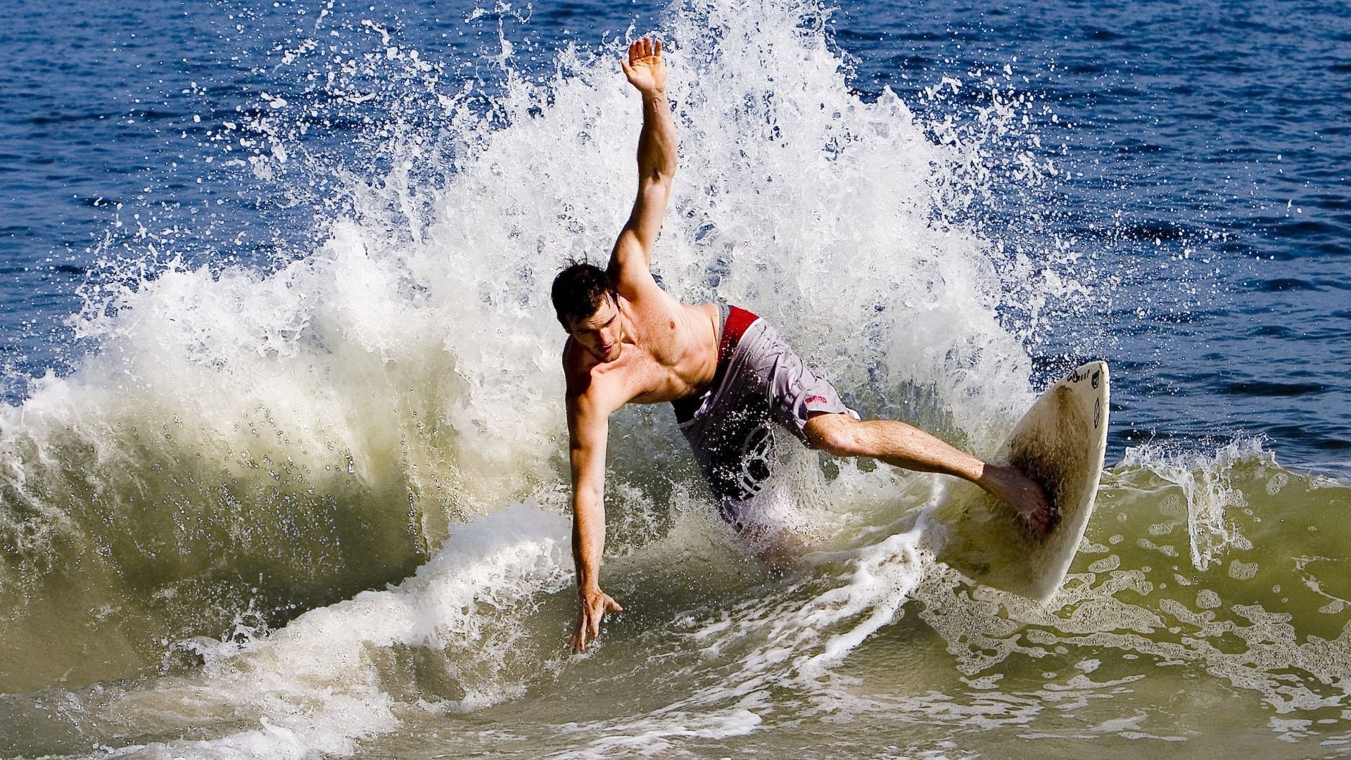 基耶萨爆发刺破铁幕，苏格兰战术哲学如何让莱比锡红牛俯首？